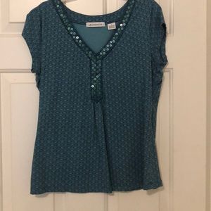 Blue short sleeved blouse 👚 with v-neck